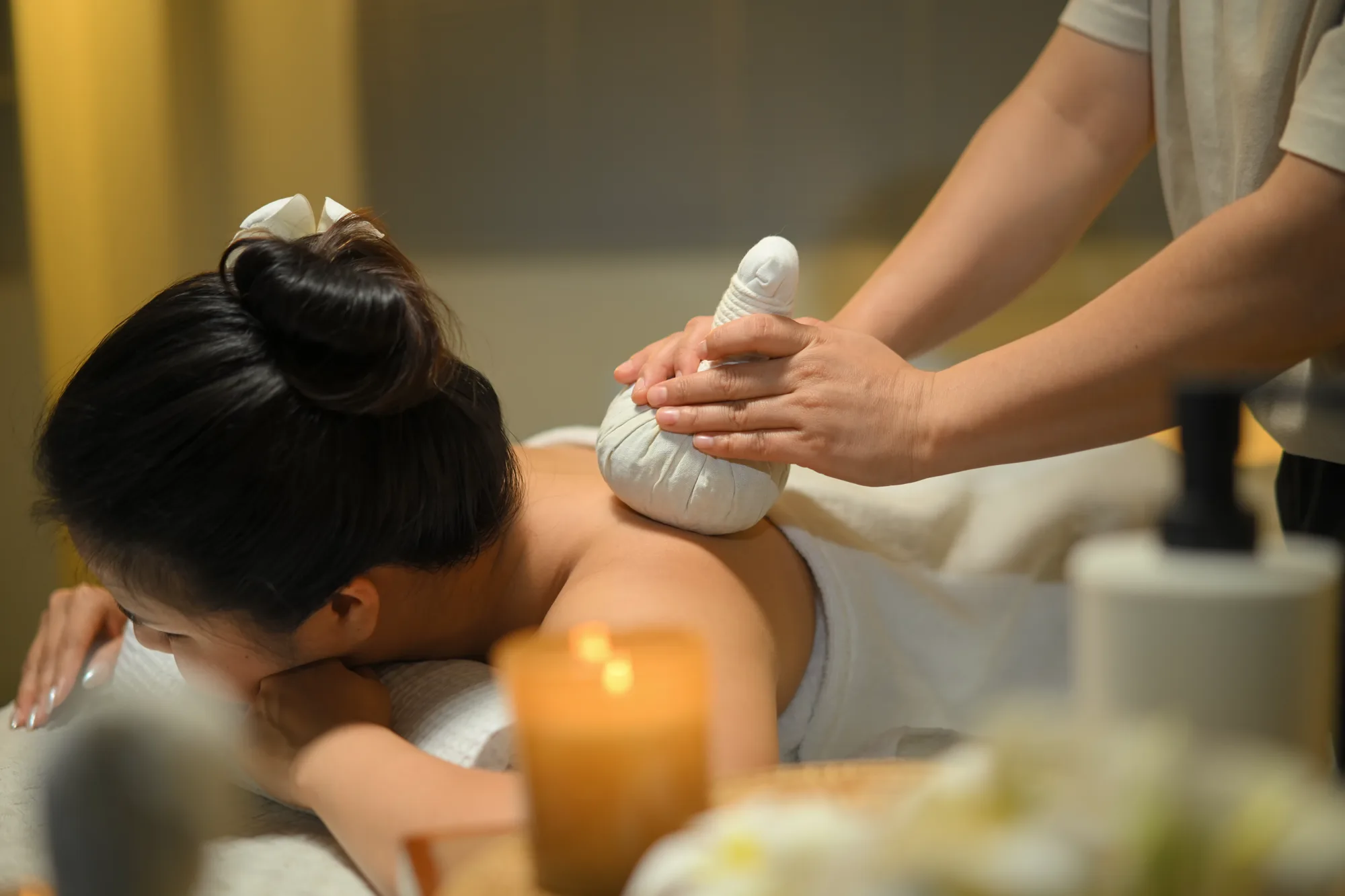 Kräuterstempelmassage